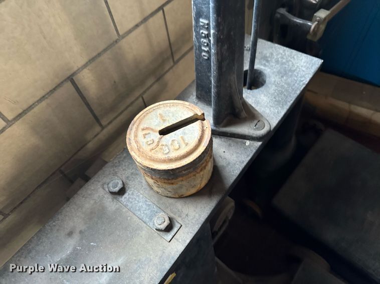 image for item DV2607 (3) scales