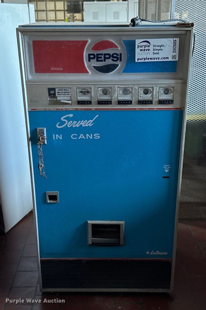 image for item DV2609 La Crosse Cooler Company LCV1LL170A5 Pepsi vending machine