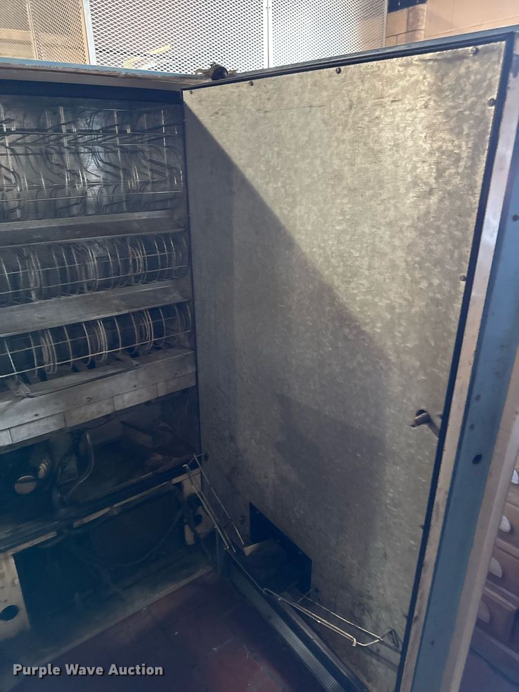 image for item DV2609 La Crosse Cooler Company LCV1LL170A5 Pepsi vending machine