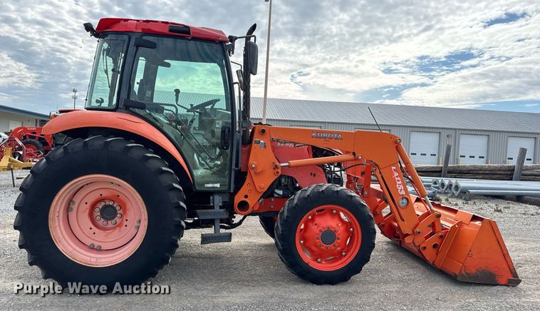 image for item DV4035 Kubota M7040 MFWD tractor