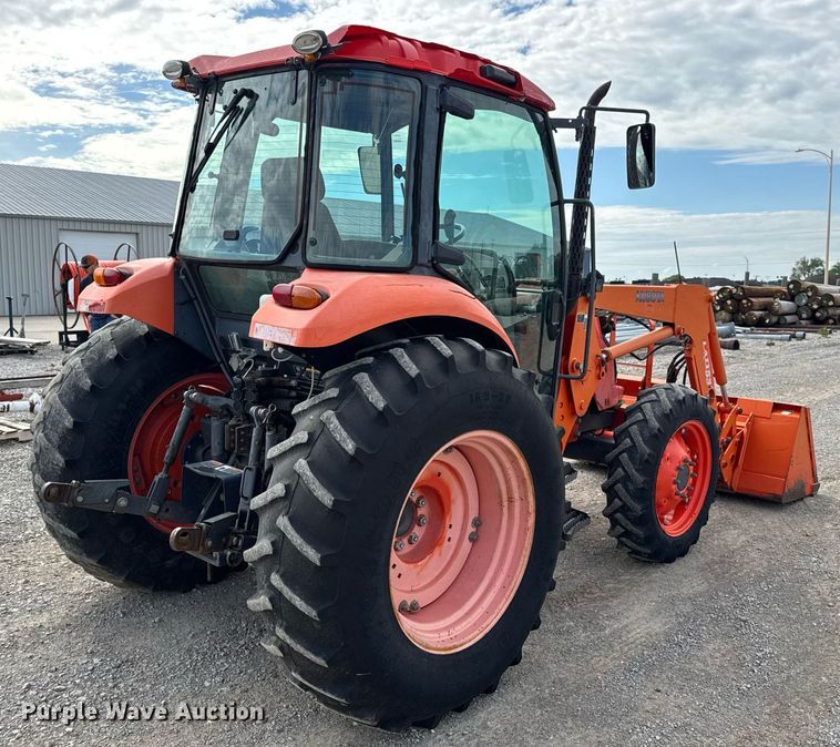 image for item DV4035 Kubota M7040 MFWD tractor