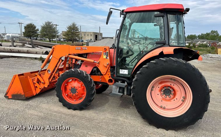image for item DV4035 Kubota M7040 MFWD tractor