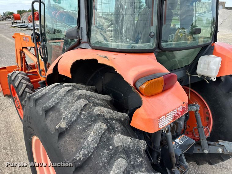 image for item DV4035 Kubota M7040 MFWD tractor