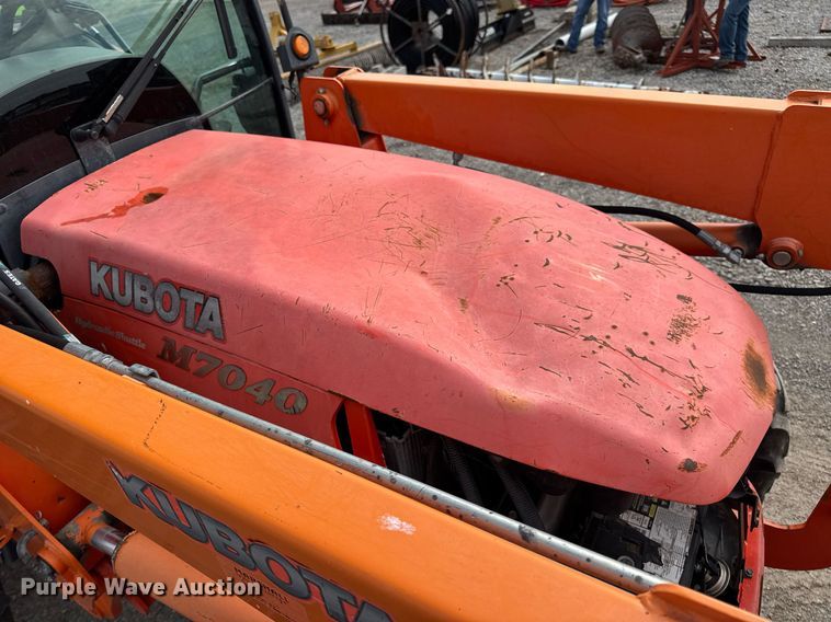 image for item DV4035 Kubota M7040 MFWD tractor
