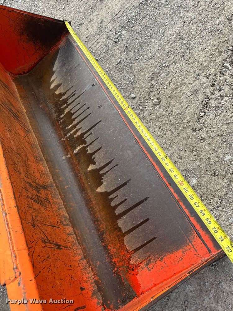 image for item DV4035 Kubota M7040 MFWD tractor