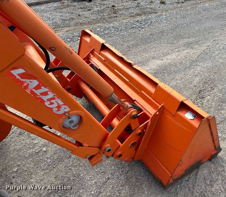 image for item DV4035 Kubota M7040 MFWD tractor