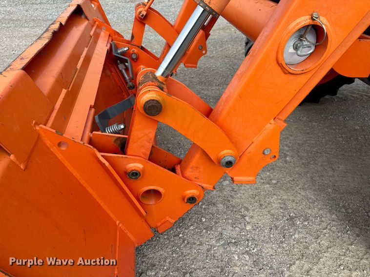 image for item DV4035 Kubota M7040 MFWD tractor