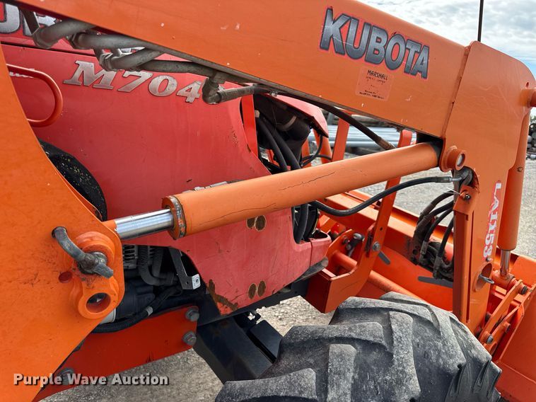 image for item DV4035 Kubota M7040 MFWD tractor