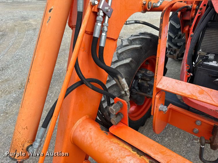 image for item DV4035 Kubota M7040 MFWD tractor