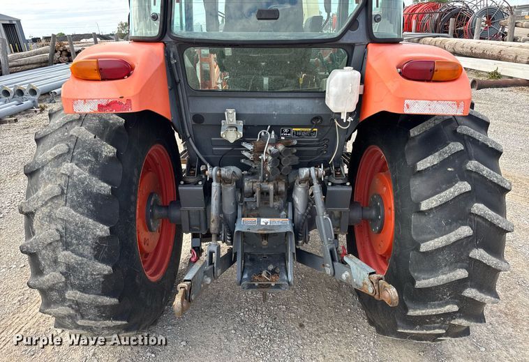 image for item DV4035 Kubota M7040 MFWD tractor