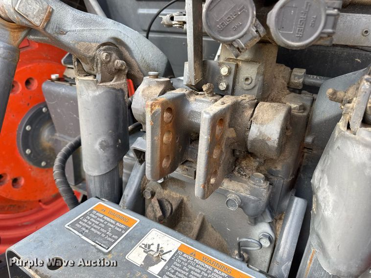 image for item DV4035 Kubota M7040 MFWD tractor