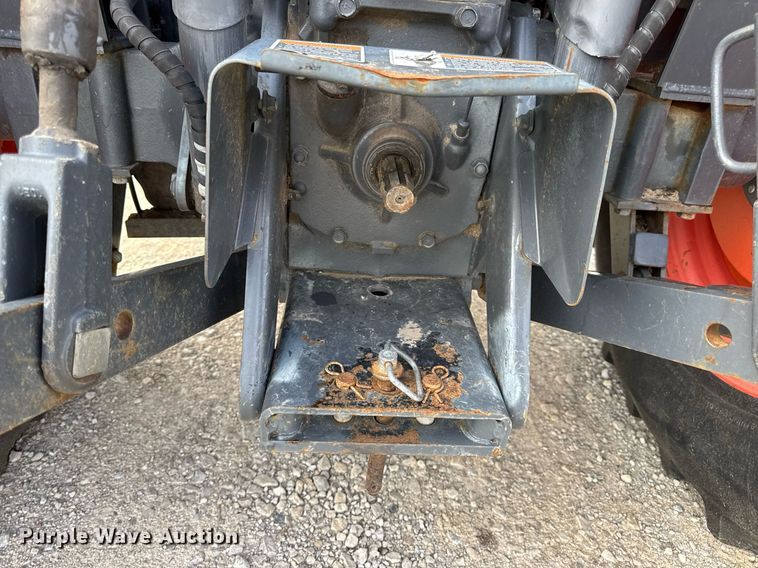 image for item DV4035 Kubota M7040 MFWD tractor