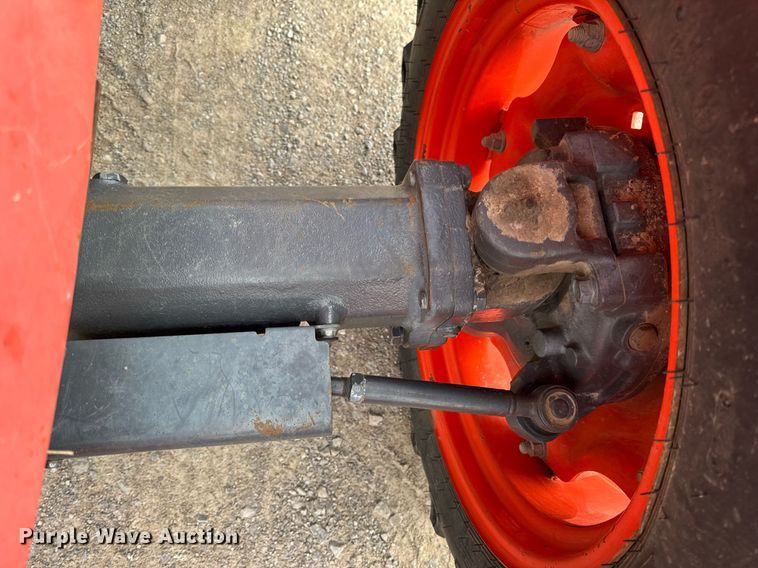 image for item DV4035 Kubota M7040 MFWD tractor