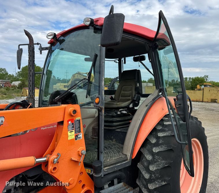 image for item DV4035 Kubota M7040 MFWD tractor