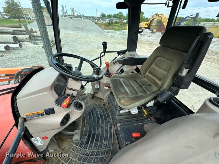 image for item DV4035 Kubota M7040 MFWD tractor