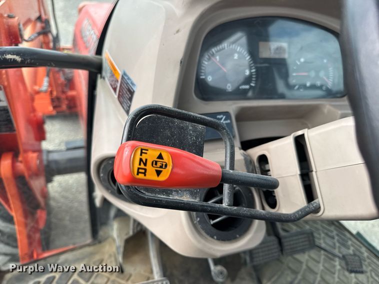 image for item DV4035 Kubota M7040 MFWD tractor