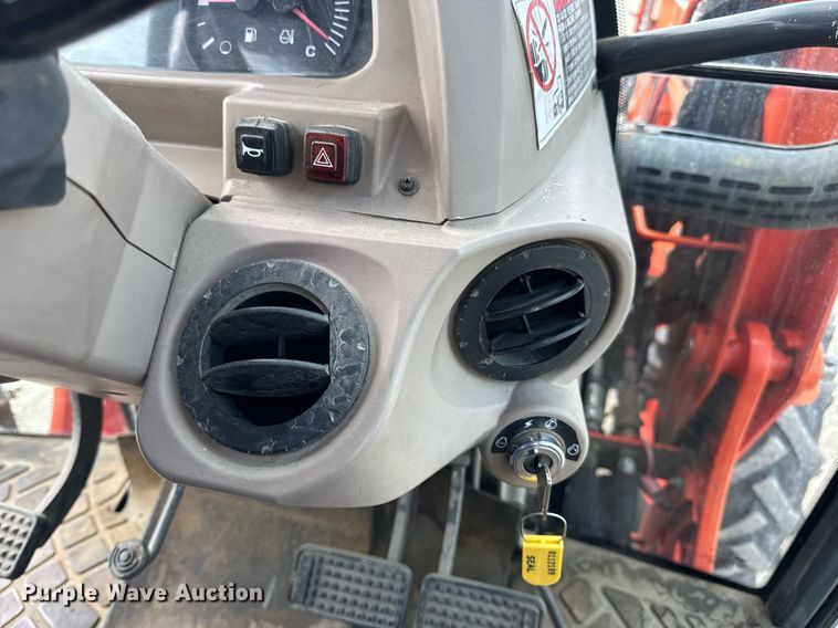 image for item DV4035 Kubota M7040 MFWD tractor