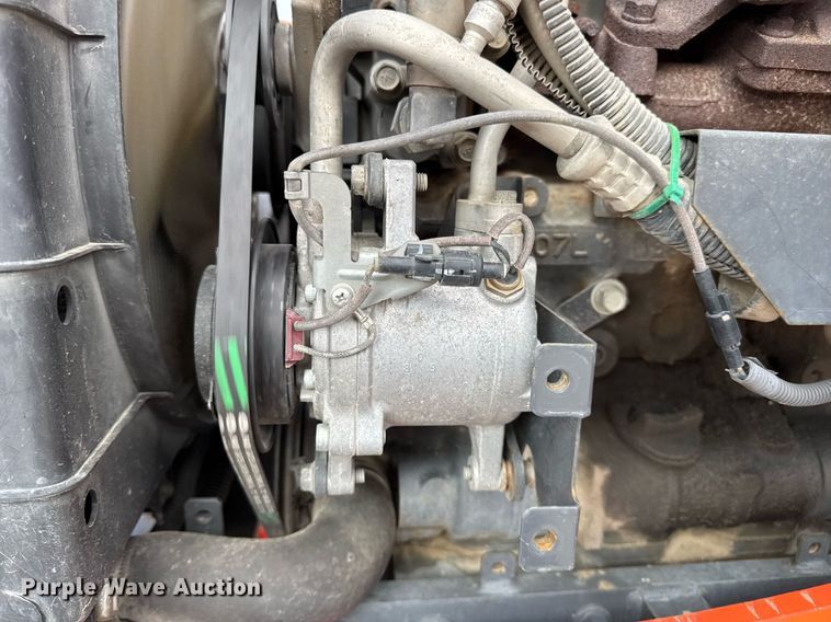 image for item DV4035 Kubota M7040 MFWD tractor