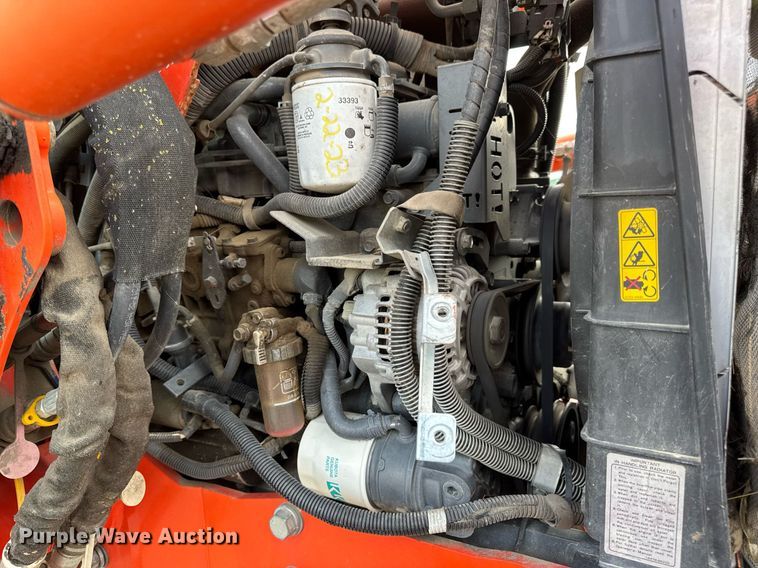 image for item DV4035 Kubota M7040 MFWD tractor