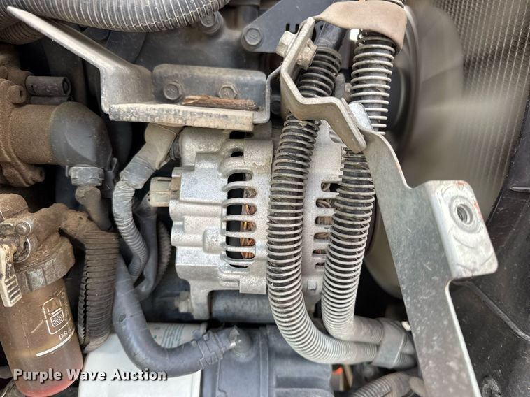 image for item DV4035 Kubota M7040 MFWD tractor