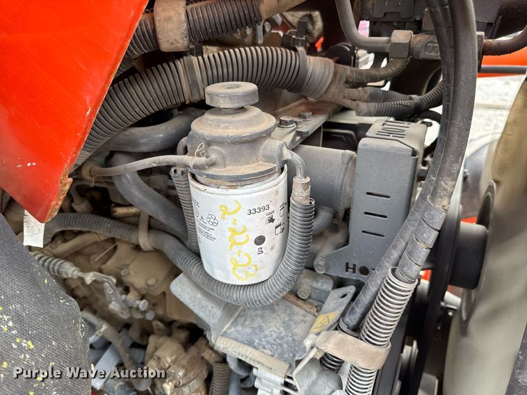 image for item DV4035 Kubota M7040 MFWD tractor