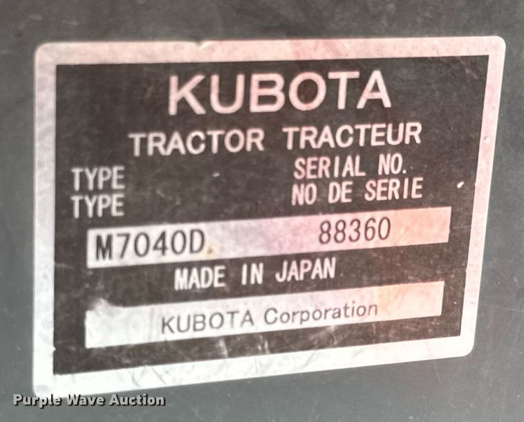 image for item DV4035 Kubota M7040 MFWD tractor