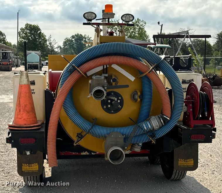 image for item DV4039 2016 Vermeer LP573SDT vacuum excavator