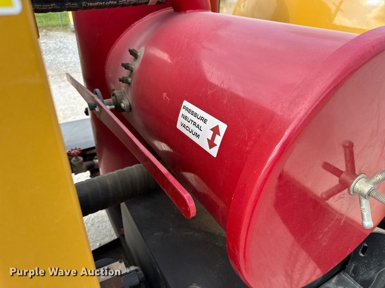 image for item DV4039 2016 Vermeer LP573SDT vacuum excavator