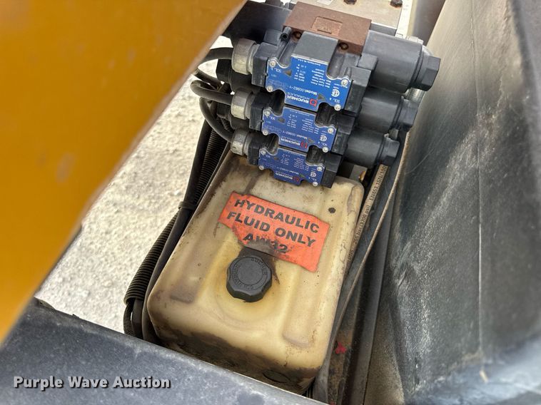 image for item DV4039 2016 Vermeer LP573SDT vacuum excavator