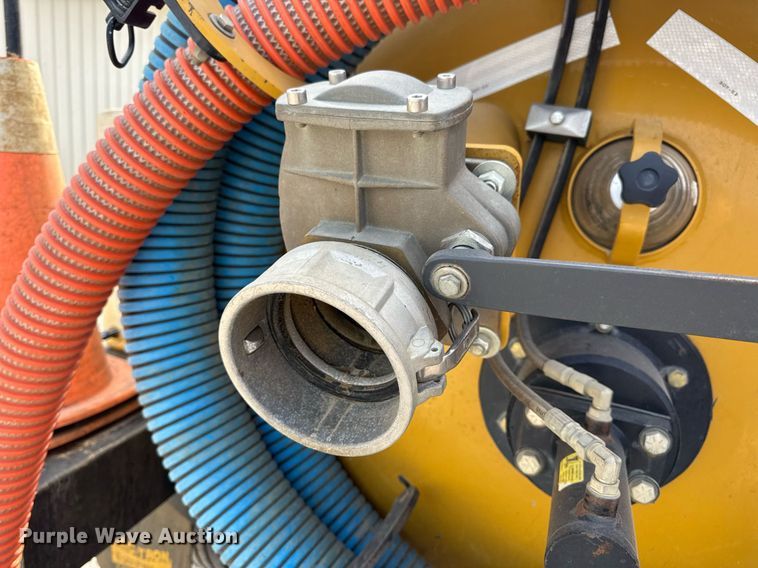 image for item DV4039 2016 Vermeer LP573SDT vacuum excavator