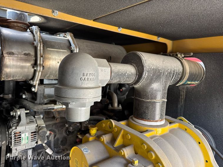 image for item DV4039 2016 Vermeer LP573SDT vacuum excavator