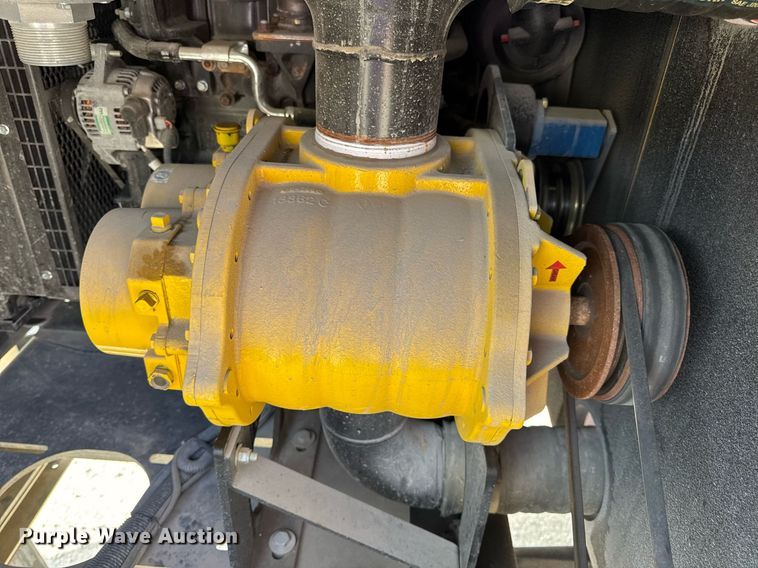 image for item DV4039 2016 Vermeer LP573SDT vacuum excavator