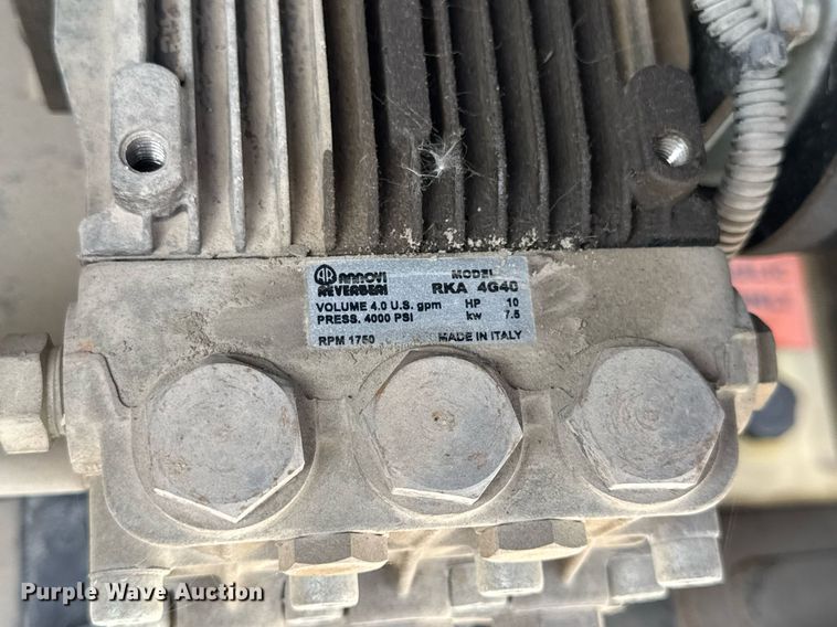 image for item DV4039 2016 Vermeer LP573SDT vacuum excavator