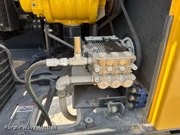 image for item DV4039 2016 Vermeer LP573SDT vacuum excavator