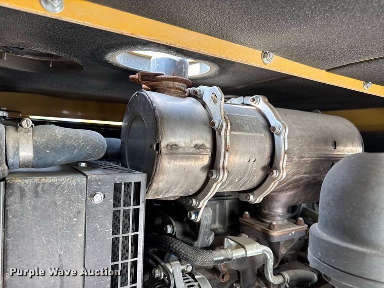 image for item DV4039 2016 Vermeer LP573SDT vacuum excavator