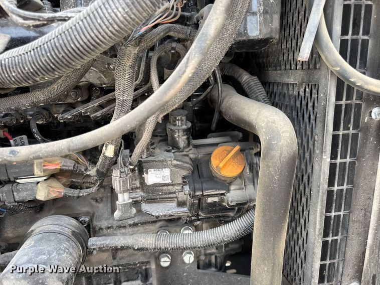 image for item DV4039 2016 Vermeer LP573SDT vacuum excavator