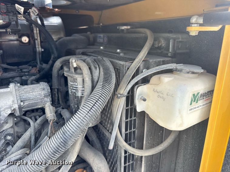 image for item DV4039 2016 Vermeer LP573SDT vacuum excavator