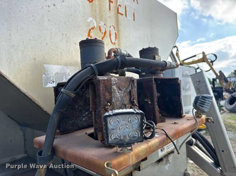 image for item DV4040 2015 Ford F550 Super Duty XL dump flatbed truck