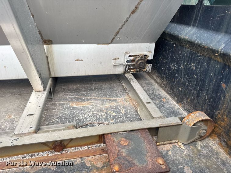 image for item DV4040 2015 Ford F550 Super Duty XL dump flatbed truck