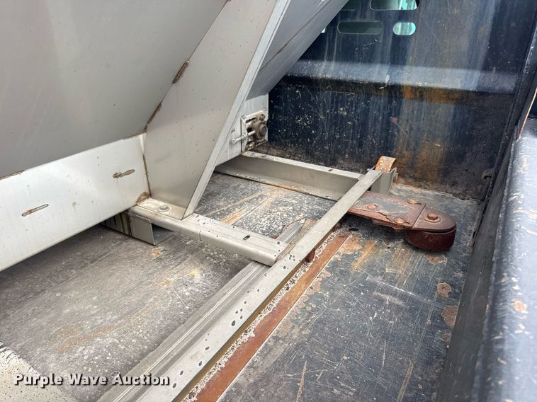 image for item DV4040 2015 Ford F550 Super Duty XL dump flatbed truck