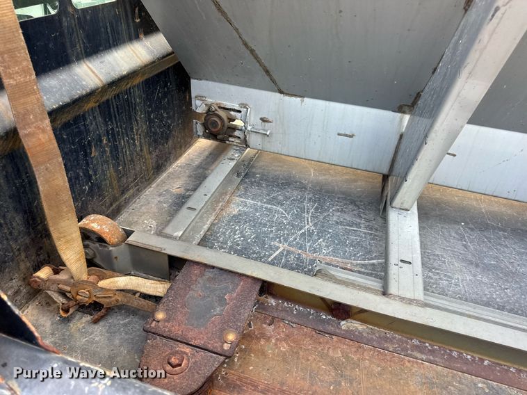 image for item DV4040 2015 Ford F550 Super Duty XL dump flatbed truck