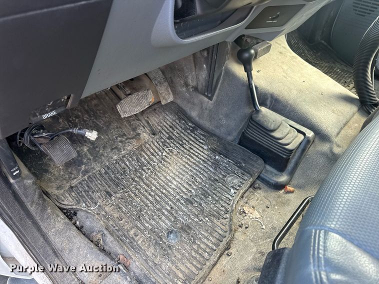 image for item DV4040 2015 Ford F550 Super Duty XL dump flatbed truck