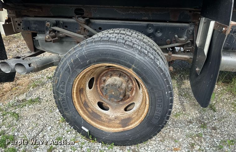 image for item DV4040 2015 Ford F550 Super Duty XL dump flatbed truck