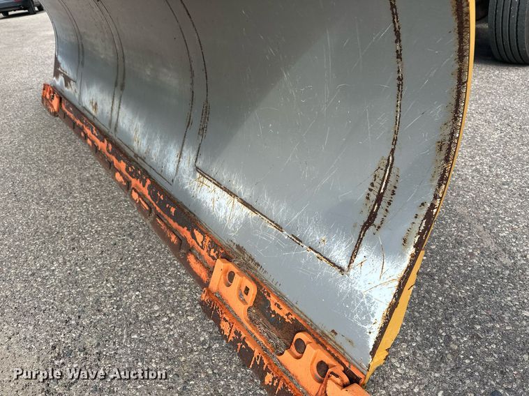 image for item EB2519 2004 Sterling LT9500 dump truck