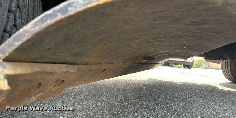 image for item EB2519 2004 Sterling LT9500 dump truck