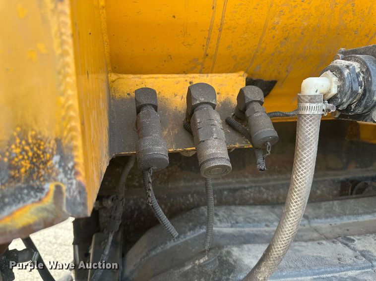 image for item EB2519 2004 Sterling LT9500 dump truck