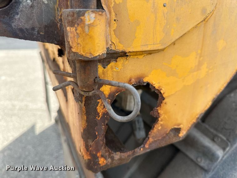 image for item EB2519 2004 Sterling LT9500 dump truck