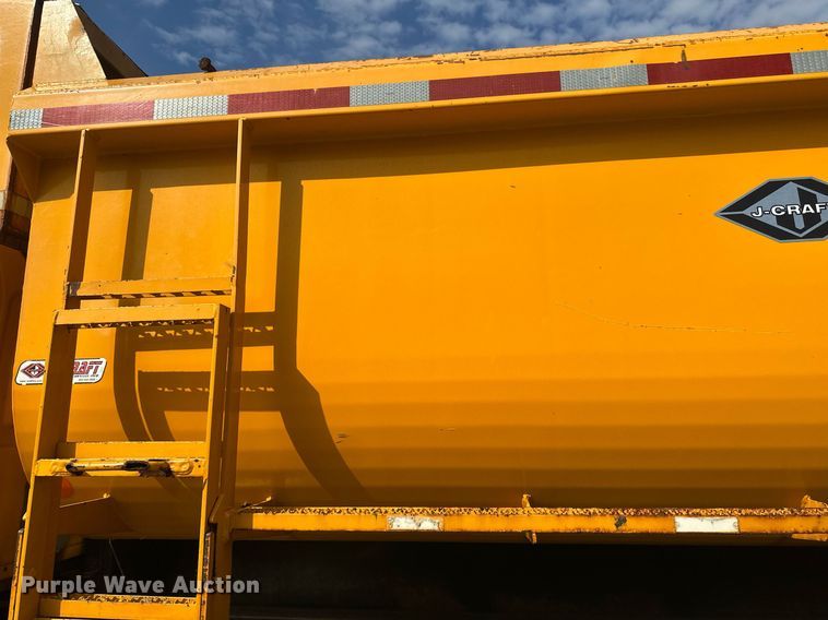 image for item EB2519 2004 Sterling LT9500 dump truck