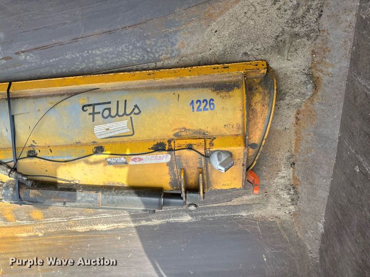 image for item EB2519 2004 Sterling LT9500 dump truck