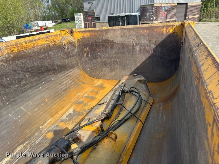 image for item EB2519 2004 Sterling LT9500 dump truck